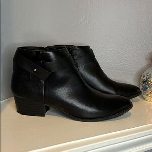 LC Lauren Conrad Black Ankle Booties
